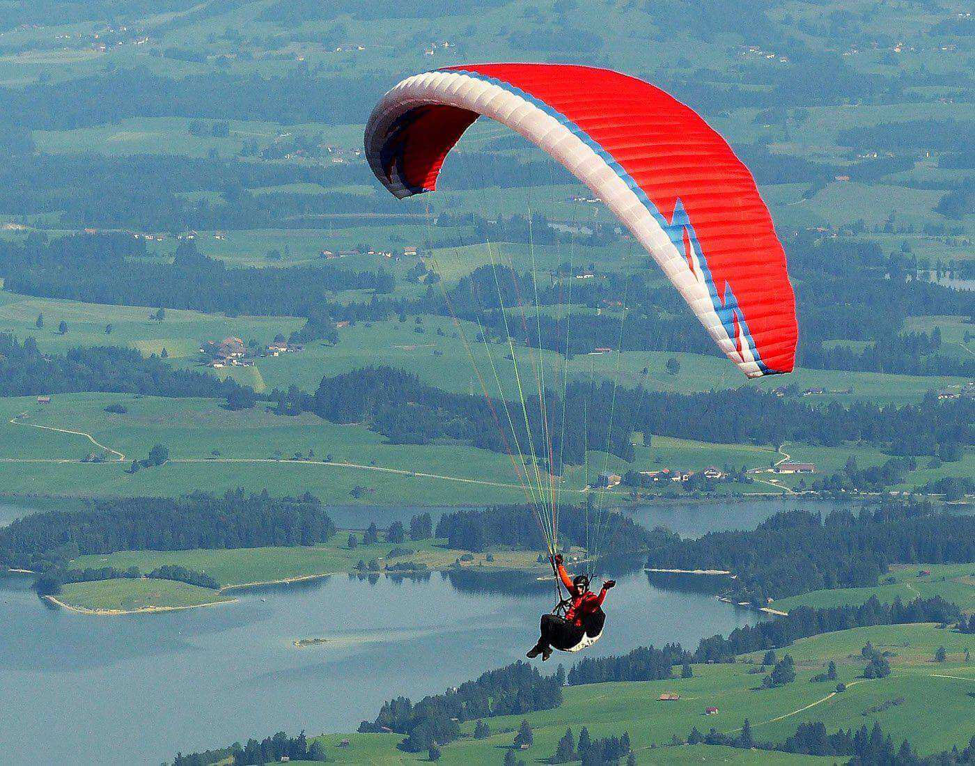 PARAGLIDING